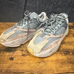 Adidas Yeezy 700 Utility Men’s Sneakers Gray Neon Accent Gum Sole